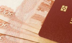 Сколько стоит поменять загранпаспорт в России, как подтвердить денежный перевод, от чего зависит цена, каковы способы оплаты пошлины и можно ли продлить документ?